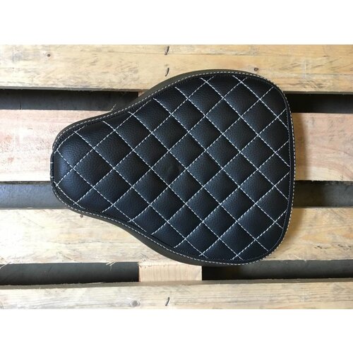 C.Racer Petite selle Bobber Diamond Stitch 4