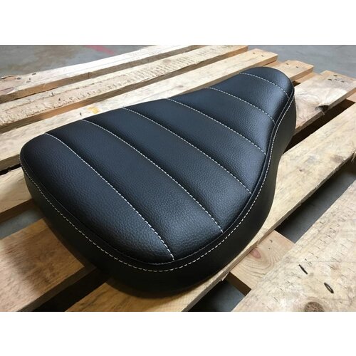 C.Racer Bobber Groß Sitzbank Tuck 'N Roll Black 5