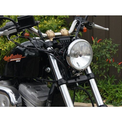 5,75" Bates Style Headlight Bottom Mount Chrome