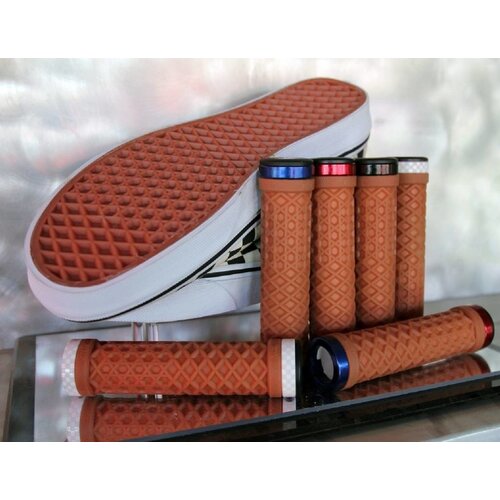 Cult Crew Vans x cult waffle grips Gum 22 mm