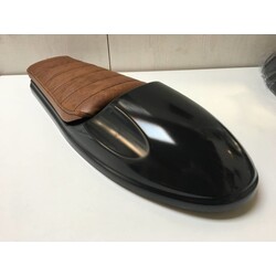 Selle marron Café Racer "Future" Tuck 'N Roll Type 1