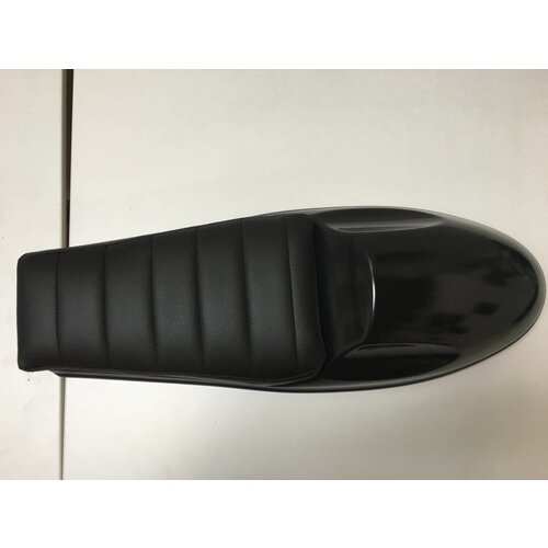 C.Racer Cafe Racer "Future" Seat Tuck 'N Roll Schwarz 2