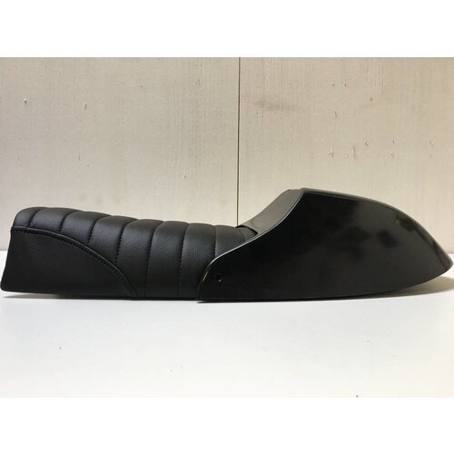 C.Racer Scrambler Seat Tuck 'N Roll Zwart 8