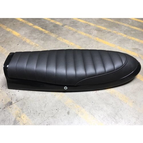 C.Racer Scrambler Seat Tuck 'N Roll Zwart 10