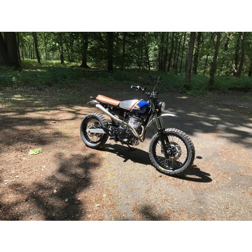 ‘Bare Metal Scrambler’  Honda SLR 650