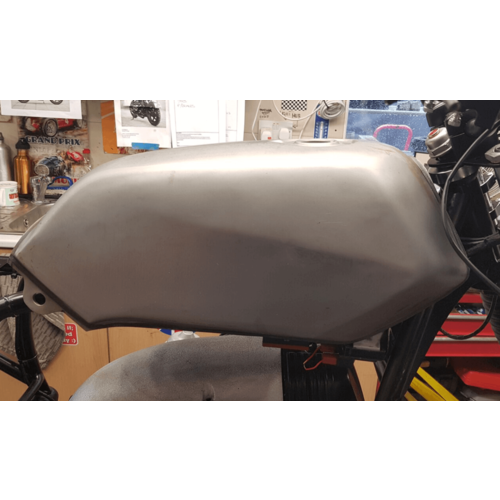 Honda Style Universal unbemalter 9L Kraftstofftank