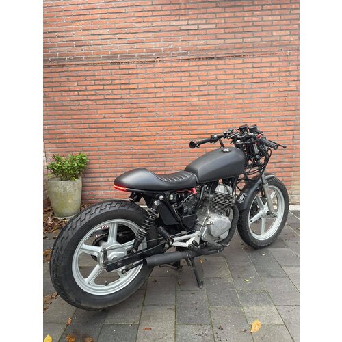 Honda CB250 Cafe Racer (1996)