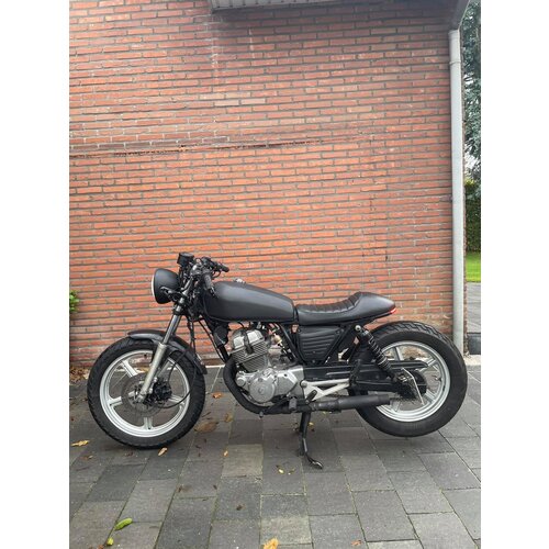 Honda CB250 Cafe Racer (1996)