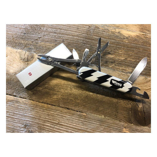 Roeg X VICTORINOX ROAD KNIFE