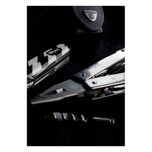 Roeg X VICTORINOX SWISS ROAD TOOL