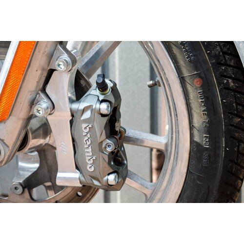 Upgrades Bremssattel-Adapterhalterung Brembo-100 mm für Harley Davidson Dyna ('06-'17) | Links