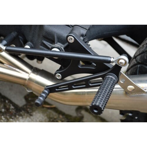Pedane Pedane Pilota Anteriore per BMW K100/K75/K1100 Cafe Racer | Corto, Nero