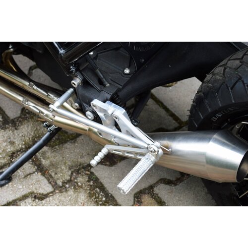 Dixerparts Poggiapiede Anteriore Guidatore per BMW K100/K75/K1100 Regolabile Modello 3 Cafe Racer Scrambler