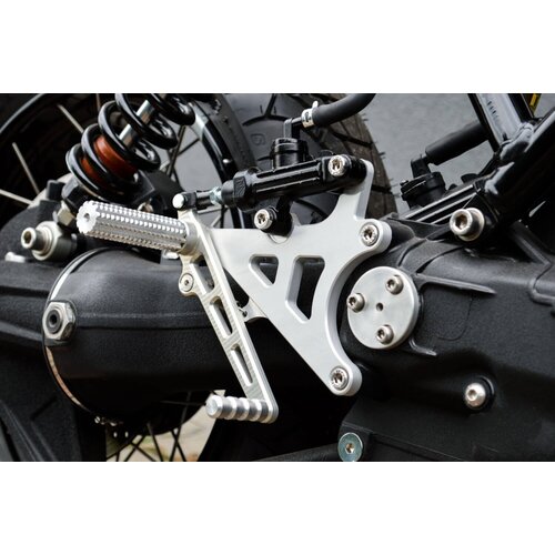 Dixerparts Poggiapiede Guidatore Anteriore Set MODEL - 1 (Lungo) per BMW K100/K75/K1100 Cafe Racer Scrambler | D'argento