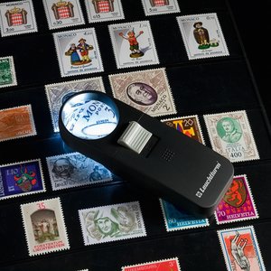 Taschenlupe , Vergrößerungsfaktor  7x, Linsendurchmesser Ø 35 mm.