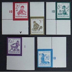 NVPH -   563-567, Postage stamps (Netherlands), Issued in the year:  1950, Mint Not Hinghed (MNH) - Corner stamp