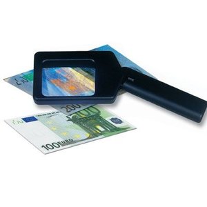 Handle magnifier, , Magnification factor 2,5 x - with UV 356 nm. - Dim: 260 x 80 x 30 mm.