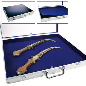 Présentoir, Alu - Maxi - 1 compartiment (475 x 405) Intérieur bleu - dim: 510 x 440 x 75 mm.