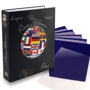 Compact A4, Bladen (4 rings) geschikt voor Spelden en Medailles - Blauw velours, incl. tranp. scheidingsbladen - afm: 210 x 255 mm.