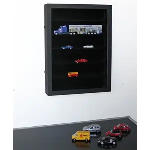 Presentatie Display - 6 vaks indeling (275 x 57 mm.) voor Schaalmodellen - Zwart met zwart interieur - afm: 400 x 300 x 55 mm.