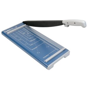 Guillotine, with a cutting length of 320 mm. Produced from metal and plastic - dim: 195 x 485 x 55 mm.