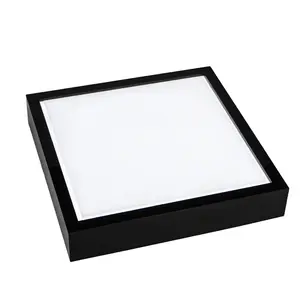 Präsentationswürfel aus glasklarem Acrylglas mit integrierter LED-Bodenbeleuchtung für professionelle Präsentation – Maße 150x150x150 mm