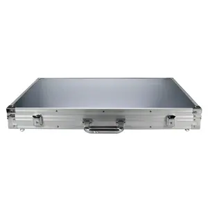 Präsentationsdisplay – Aluminium mit Glas – 1-Fach-Einteilung (685x485) – Dunkelblaues Interieur – Maße: 700 x 500 x 80 mm ■ pro Stück