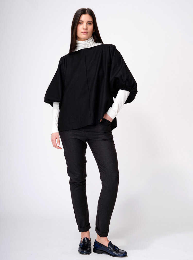 Dutchess Cape top - black