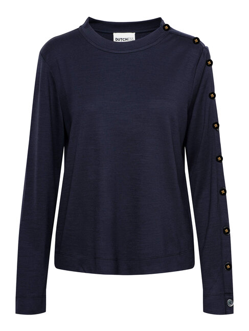 Dutchess Button up top