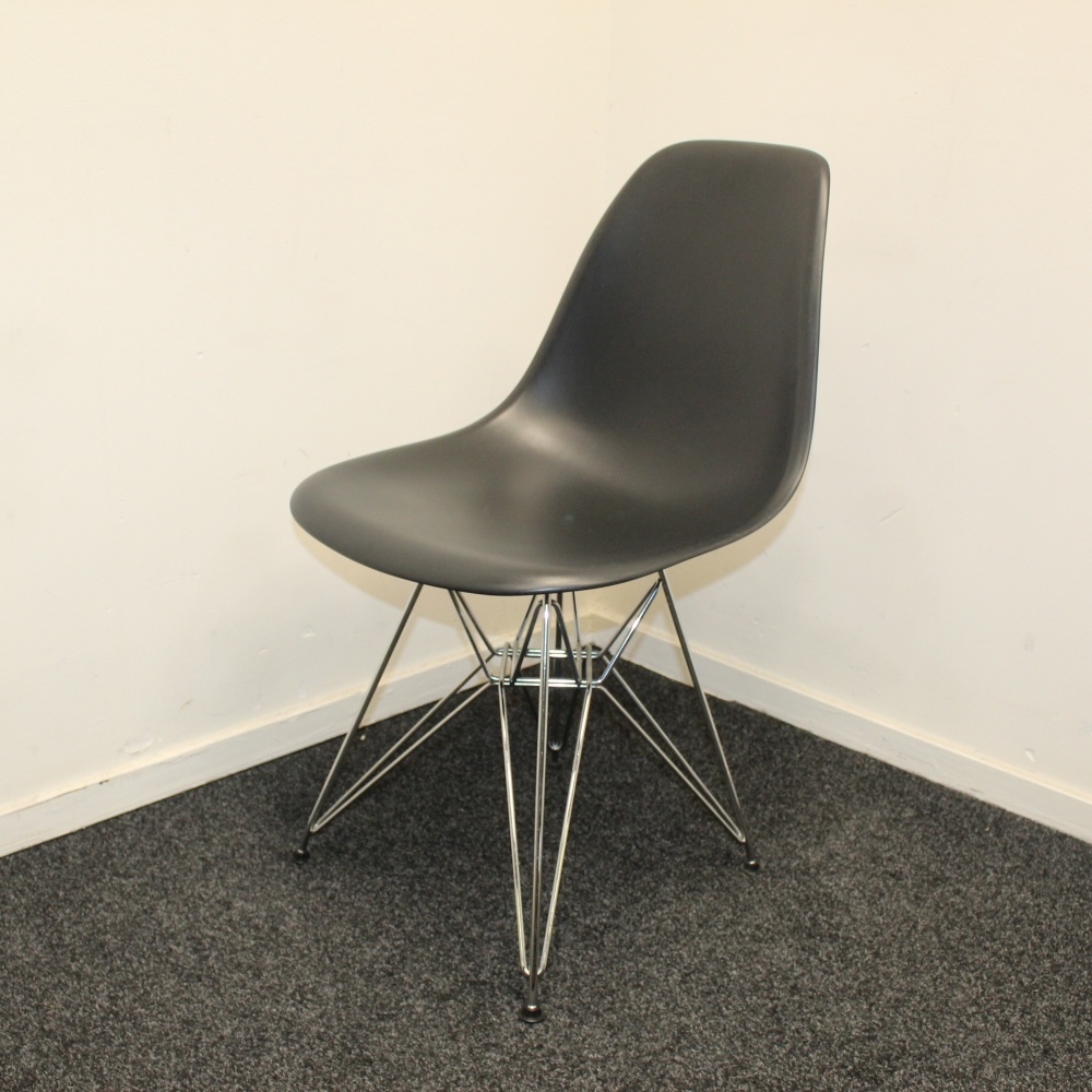 Vitra Eames, Zwart/Chroom, Plastic Chair RM Kantoor- Designmeubilair