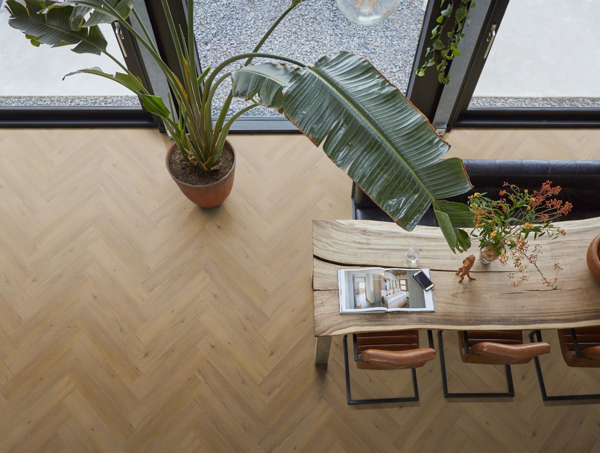 YUP Leyton Visgraat Dark Oak Plak PVC