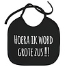 Goldengifts Slabbetje - Hoera ik word grote zus !!! - koordjes - zwart Goldengifts Slabbetje - Hoera ik word grote zus !!! - koordjes - zwart