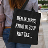 Goldengifts Tas - katoenen tas - Ben ik jarig krijg ik zo'n kut tas... - lange hengsels - boodschappentas - big shopper - stuks 1 - zwart Goldengifts Tas - katoenen tas - Ben ik jarig krijg ik zo'n kut tas... - lange hengsels - boodschappentas - big shopper - stuks 1 - zwart