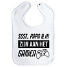 Goldengifts Slab - Ssst.. Papa & ik zijn aan het gamen - met drukknoop - kleur: wit - vaderdag cadeau - vader - cadeau - gamen - playstation 5 - xbox - pc - baby - peuter Goldengifts Slab - Ssst.. Papa & ik zijn aan het gamen - met drukknoop - kleur: wit - vaderdag cadeau - vader - cadeau - gamen - playstation 5 - xbox - pc - baby - peuter