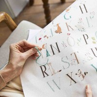 DMC Borduurkit alfabet & dieren merklap