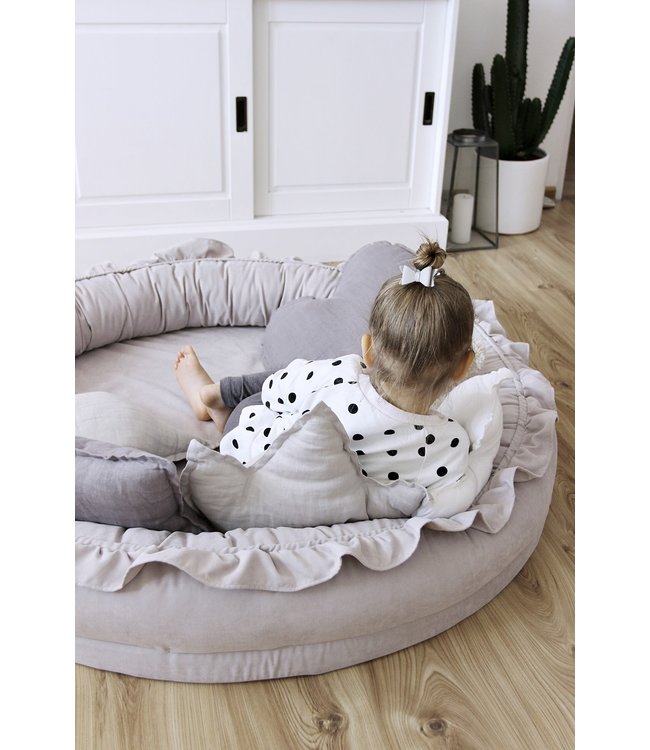 Cotton & Sweets Cotton & Sweet - Junior Nest With Ruffles - Light grey