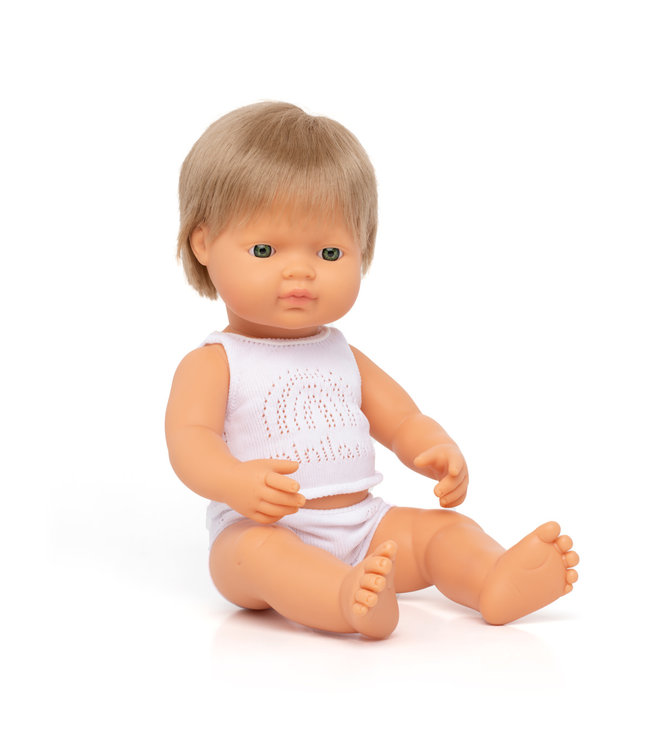 Miniland Miniland - POP DONKERBLONDE EUROPESE JONGEN 38cm, met vanillegeur, waterdicht,  anatomisch correct, in vinyl, in geschenkdoos. Made in Spain, 10m+