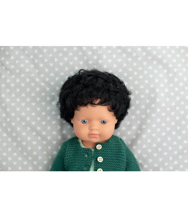 Miniland Miniland - POP EUROPESE JONGEN met KRULLEND HAAR en LICHTE OGEN 38cm, met vanillegeur, waterdicht, anatomisch correct, in vinyl, in geschenkdoos.