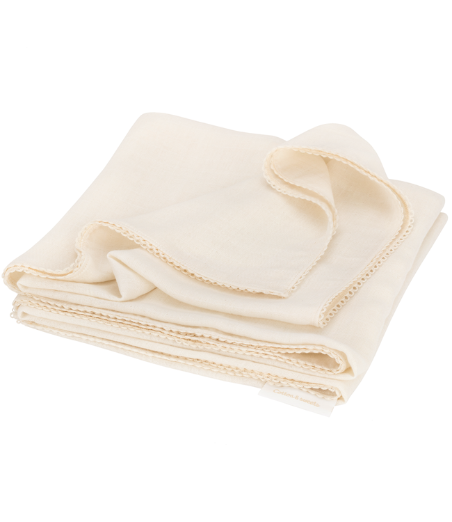Cotton & Sweets Cotton & Sweets - Junior bamboo swaddle with lace Vanilla 100 x 135 cm