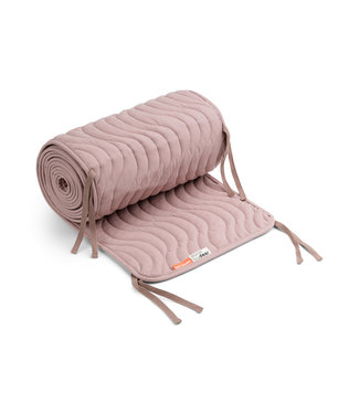 Done by Deer Done by Deer - Quilted bed bumper w/strings Waves Powder