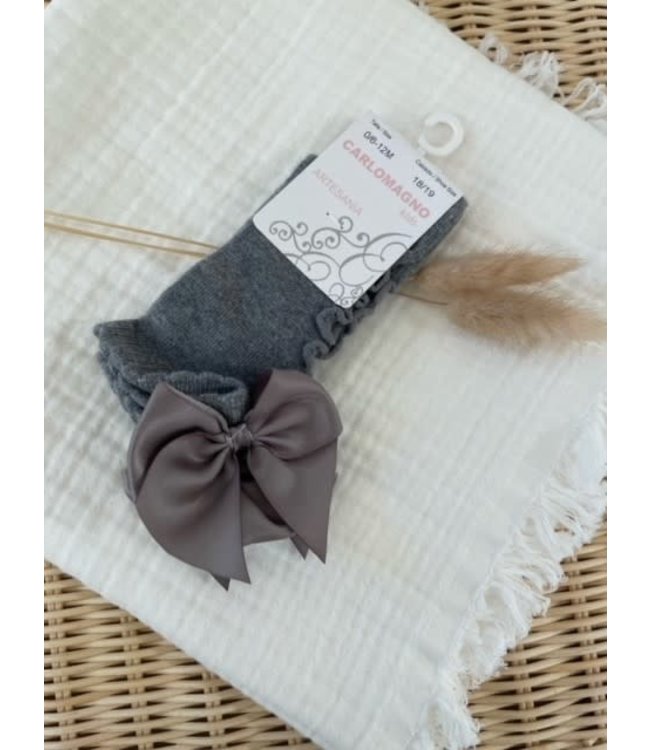 Carlomagno Carlomagno - Kniekous grijs met ruffle en strik