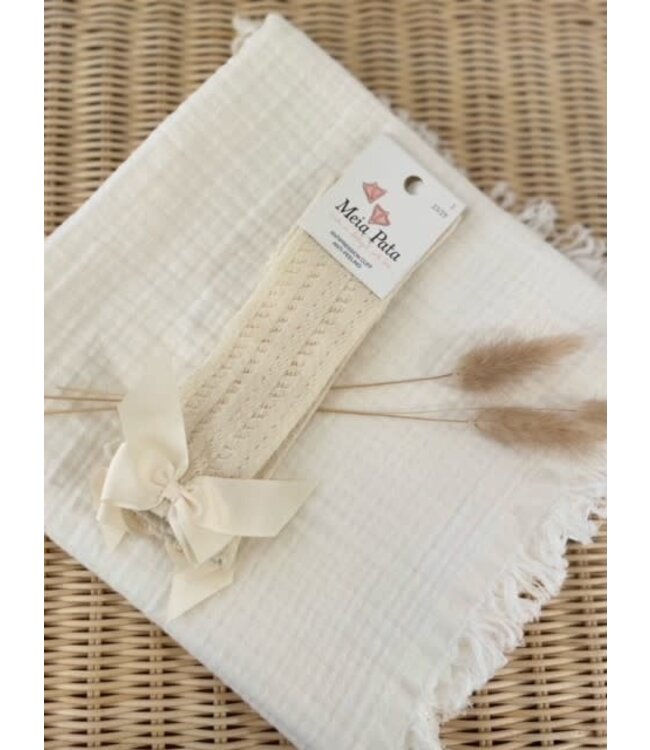 Meia Pata Meia Pata - Kniekousen Gehaakt Ecru Met Zijden Strik Op Zijkant