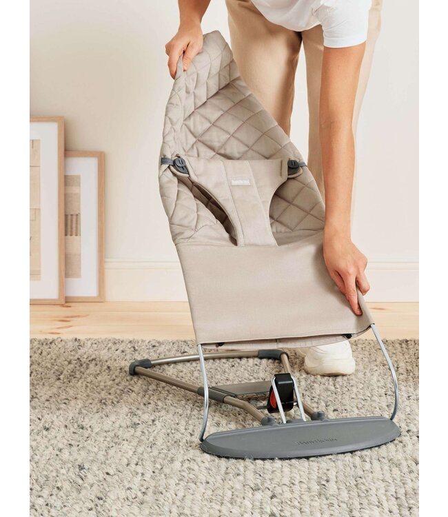 Babybjorn BabyBjörn - Wipstoeltje Bliss  - Geweven klassiek quilt Zandgrijs