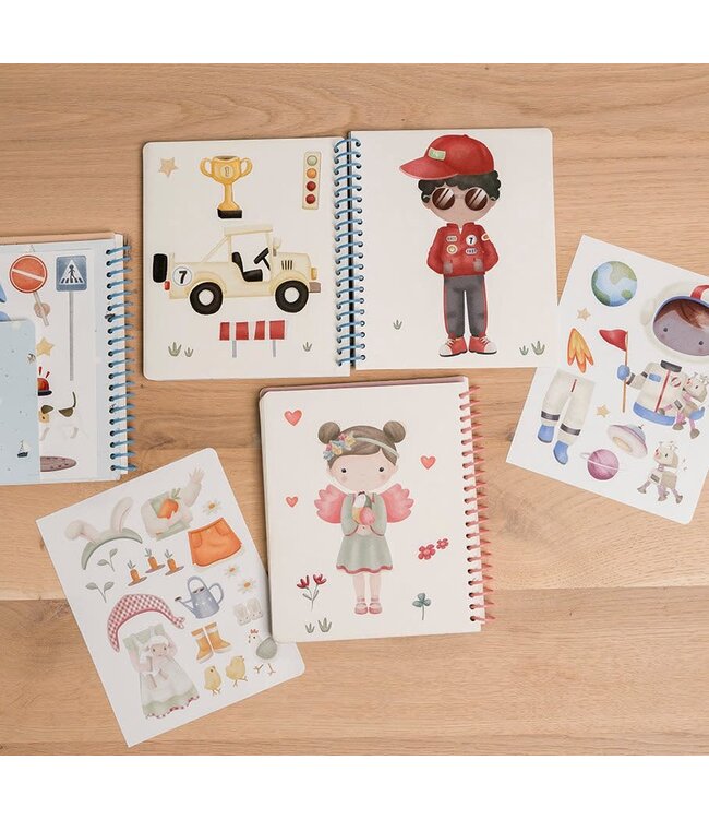 Little Dutch Little Dutch - Aankleed- en stickerboek Jim & Friends