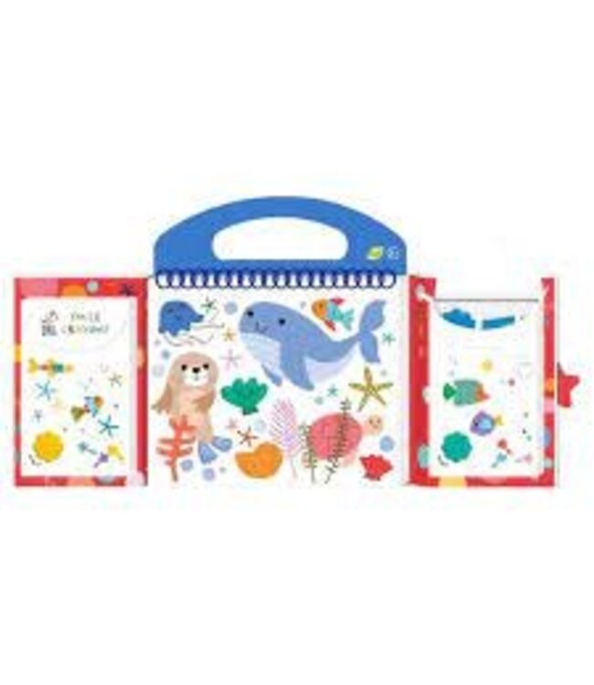 Haku Yoka Haku Yoka - MIJN EERSTE KLEURKIT / ZEEDIERVRIENDEN 20,5x24x2cm, bevat 6 waskrijtjes met lachend gezichtje, 35 kleurvellen en afneembare stickers, bevat 10% bijenwas, 3+