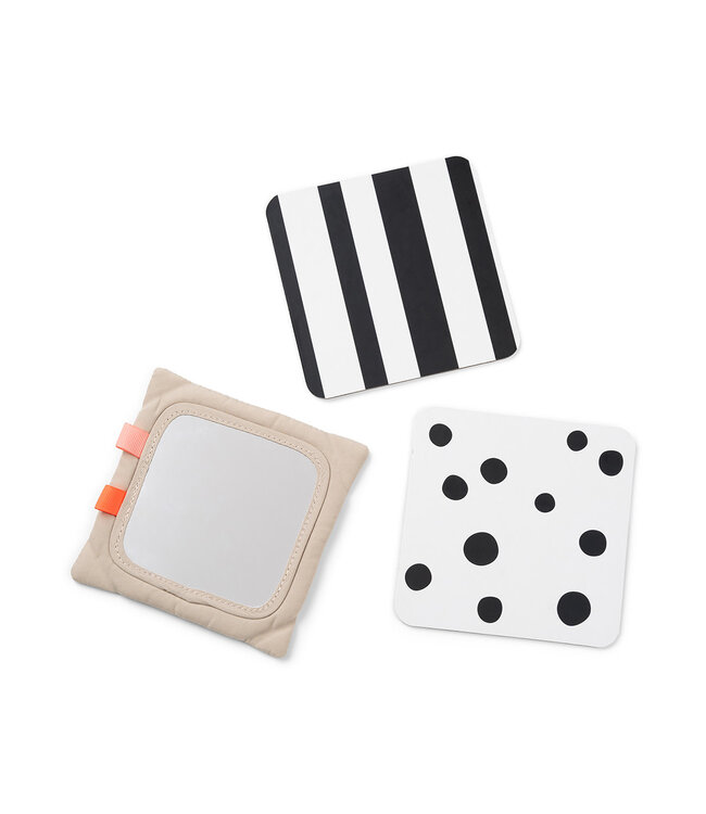 Done by Deer Done by Deer - Baby contrast card holder Deer friends Sand