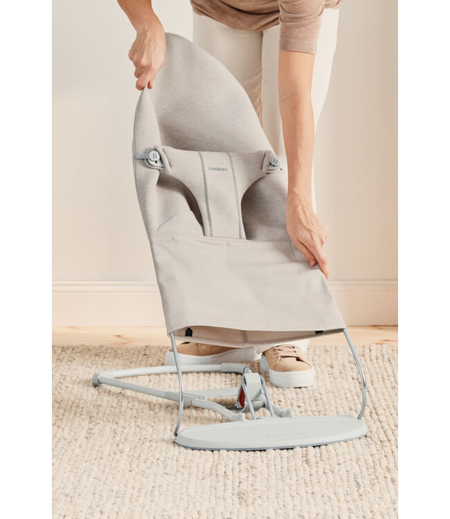 Babybjorn BabyBjörn - Wipstoeltje Bliss - 3D Jersey Lichtbeige & Speelboog Ondeugende oogjes Pastel