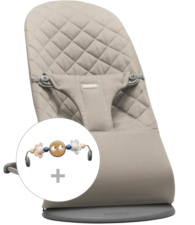 Babybjorn BabyBjörn - Wipstoeltje Bliss - Geweven klassiek quilt Zandgrijs & Speelboog Ondeugende oogjes