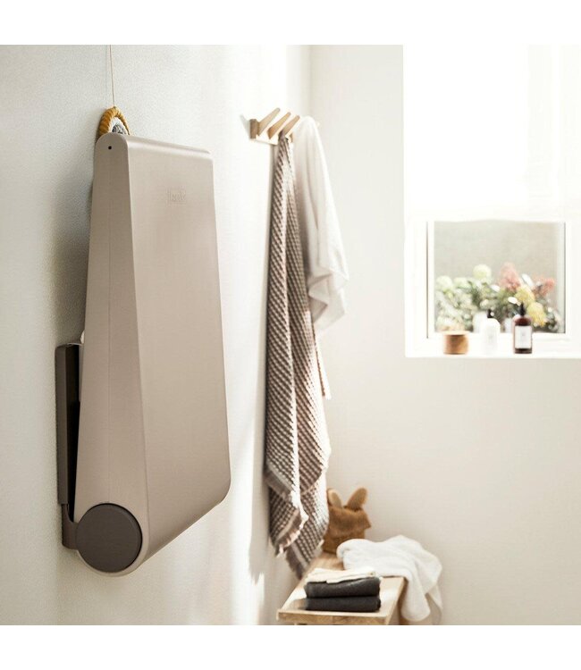 Leander Leander - Wally™ wall mounted changing table, Cappuccino