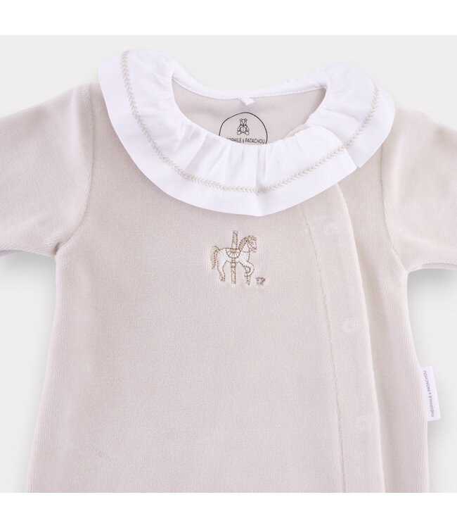 Theophile & Patachou Théophile & Patachou - Kruippakje fluweel geruffleerde kraag – Beige